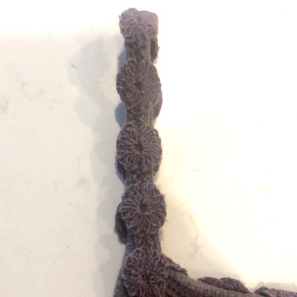 BR rare cami with flower straps - Picture 3 of 4